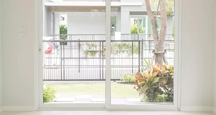 Balcony Screen Door Repair in Westchase, FL