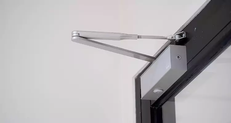 Screen Door Closer Repair in Westchase, FL