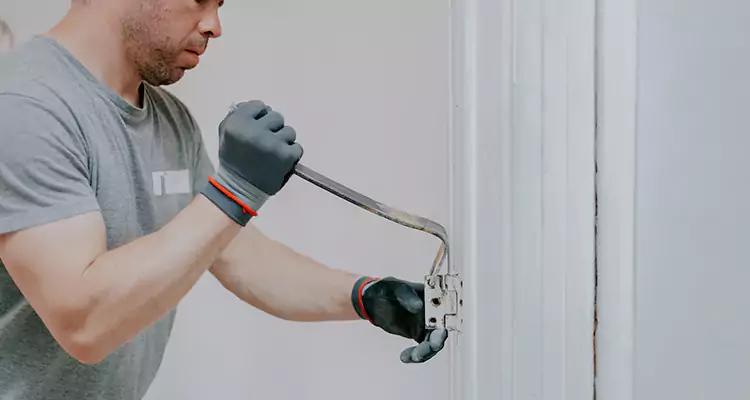 Cracked Door Jamb Repair in Westchase, FL