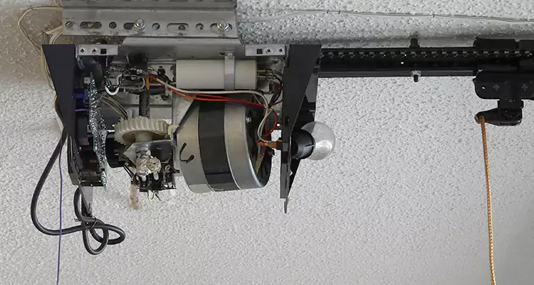 Emergency Garage Door Opener Repair in Westchase, FL