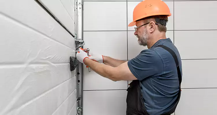 Emergency Garage Door Repair in Westchase, FL