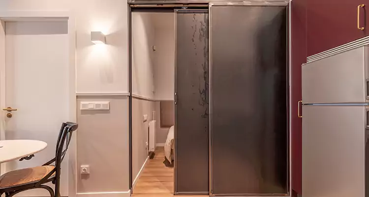 We Fix Closet Sliding Door in Westchase, FL