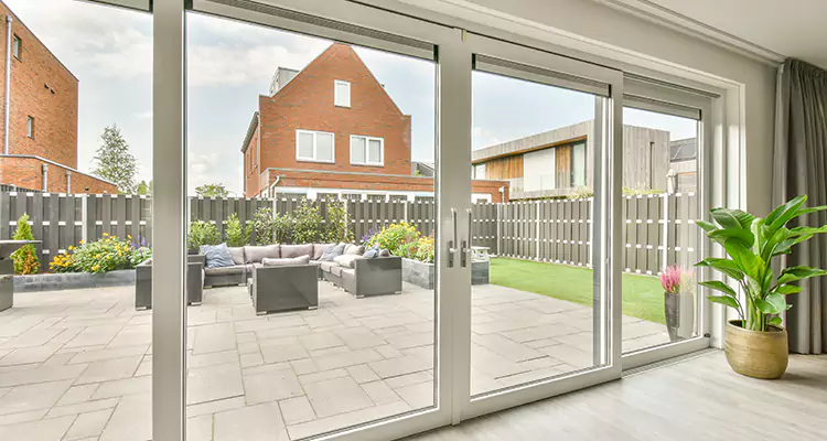 Best Sliding Screen Door Replacement Company in Westchase, FL